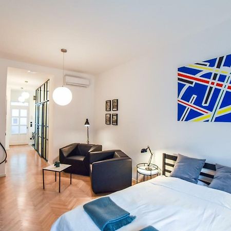 For Long-Term, Budget! Szovetseg Apartment In The Heart Of Будапеща Екстериор снимка